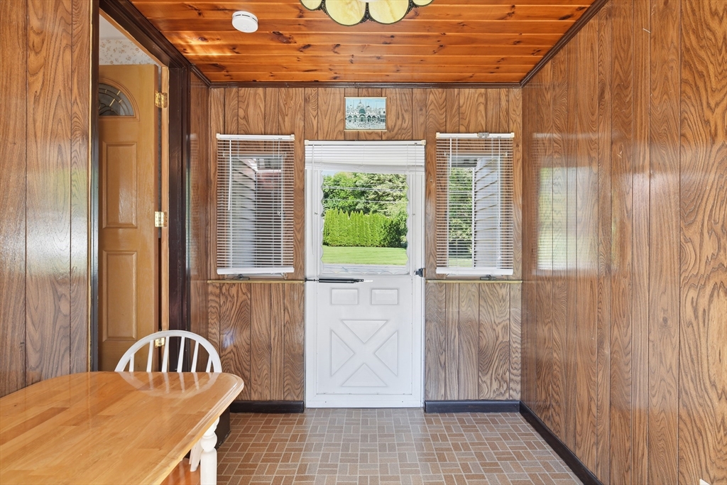 315 Porter Road East Longmeadow, MA 01028 - Photo 23 of 39