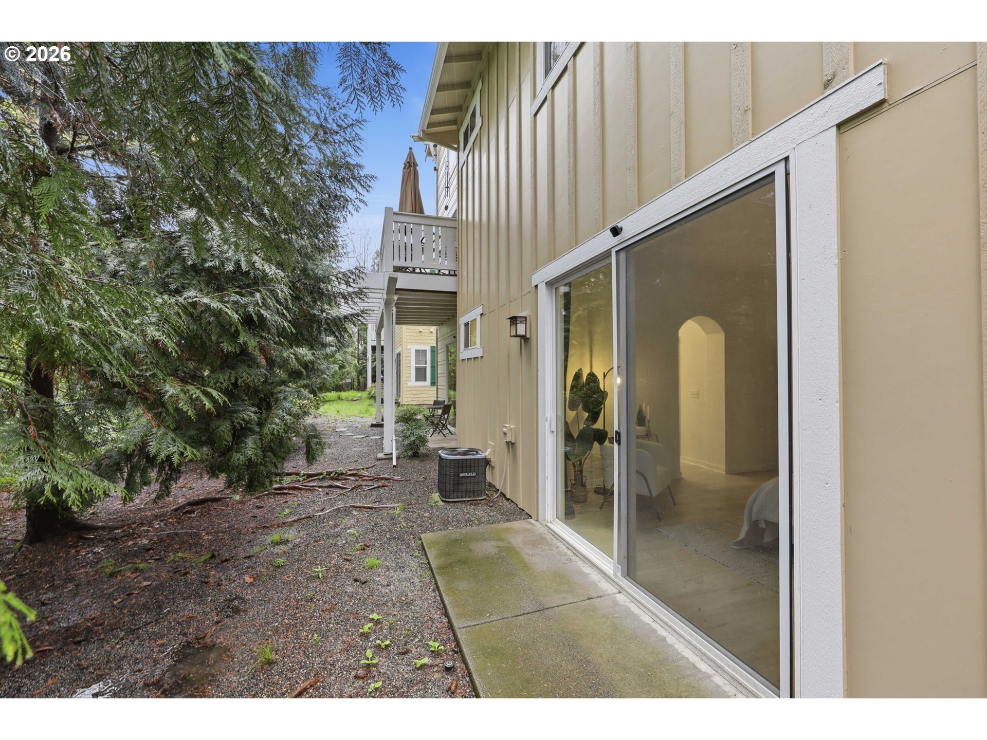 8361 Southwest 24th Avenue Portland, OR 97219 - Photo 30 of 39