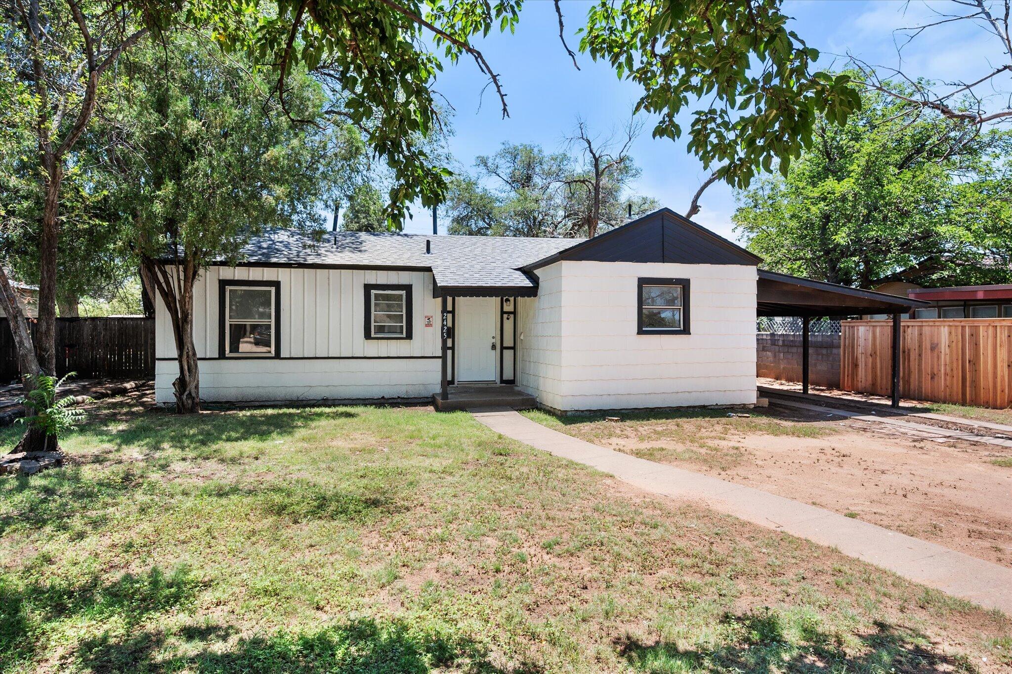 2425 32nd Street Lubbock, TX 79411 - Photo 2 of 20 03-2425 32nd St9629