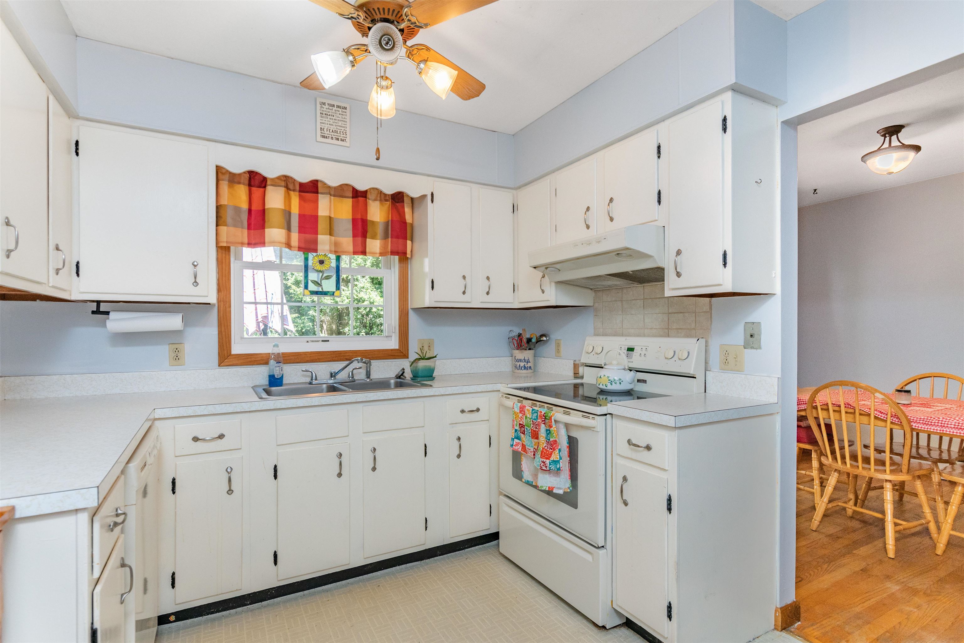 215 Meadow Ridge Lane Georgia, VT 05468 - Photo 10 of 37 Gallery Image 10