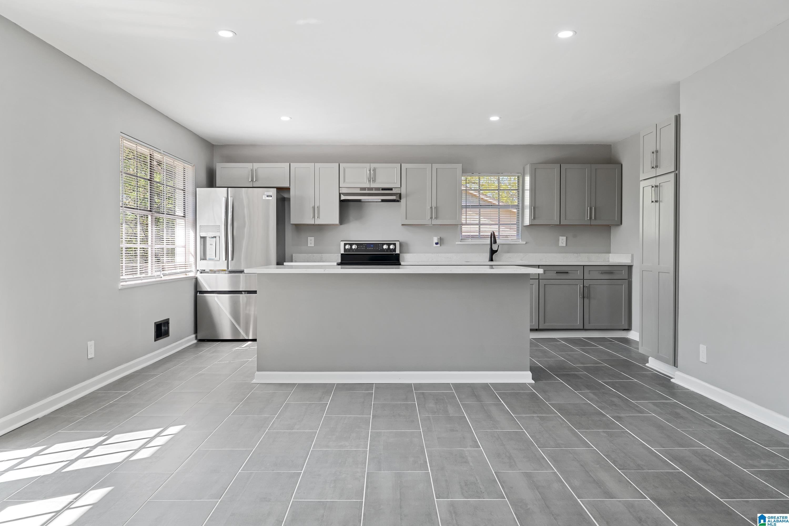 711 Hilltop Road Warrior, AL 35180 - Photo 15 of 51