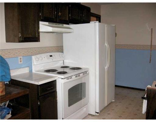 27 Unity Road Benton, ME 04901 - Photo 2 of 12 Kitchen. with appliances