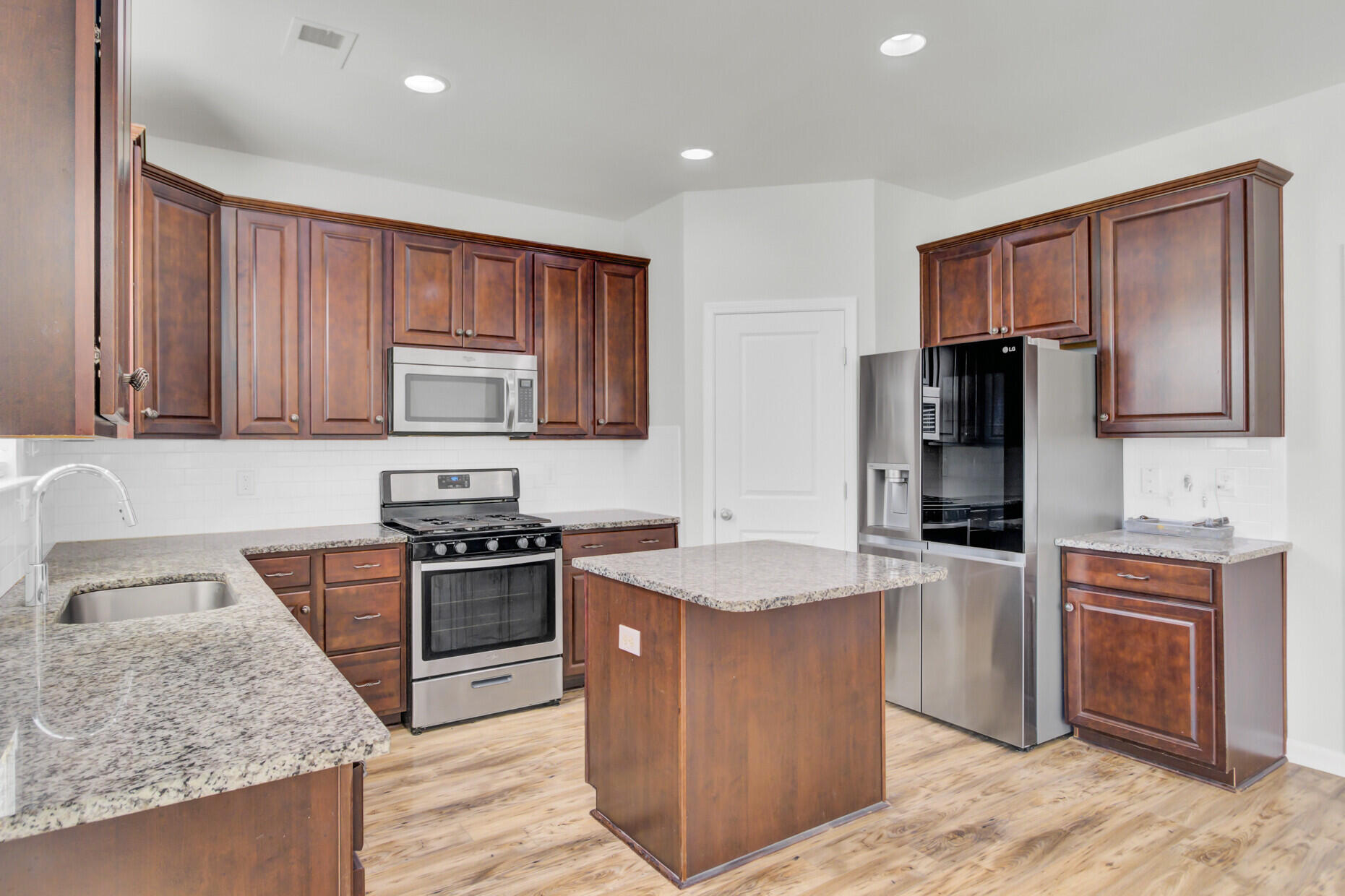 203 Spectrum Road Summerville, SC 29486 - Photo 3 of 60 98_16 (2)_mls