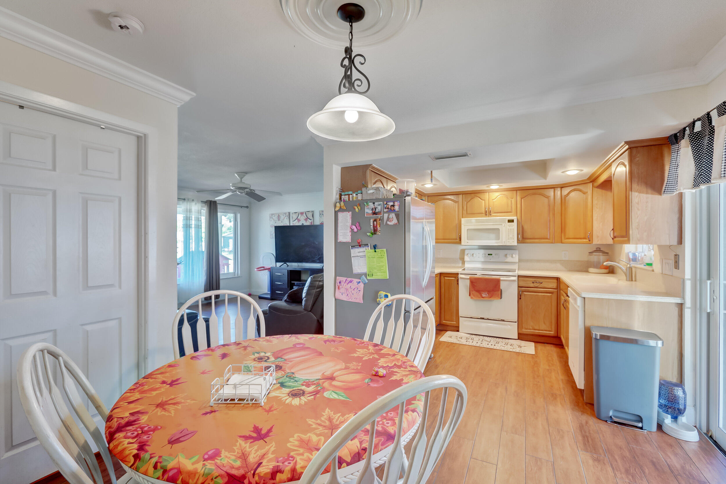3294 Capri Road Palm Beach Gardens, FL 33410 - Photo 12 of 45 14_14_320a1853