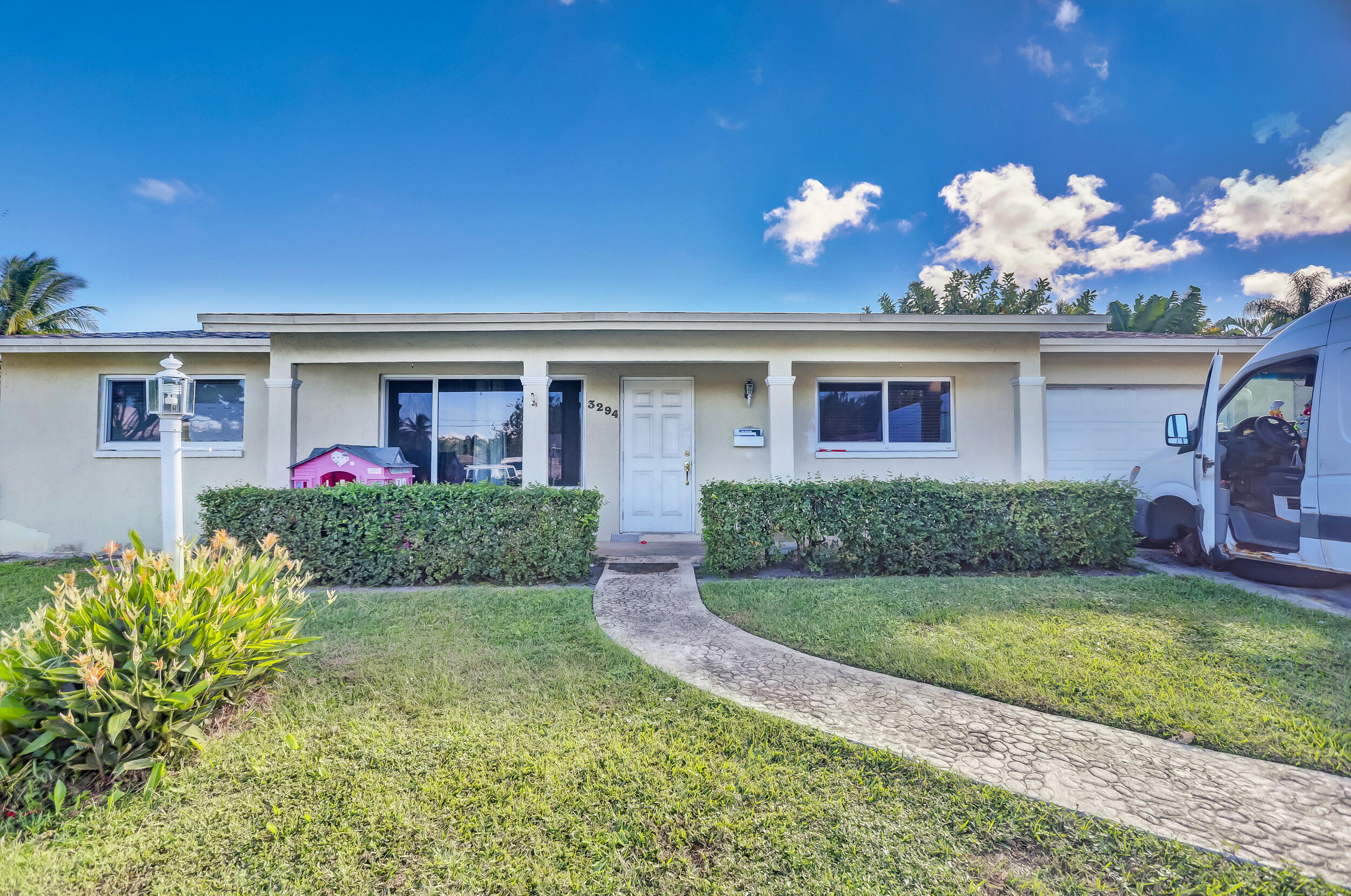 3294 Capri Road Palm Beach Gardens, FL 33410 - Photo 2 of 45 04_04_320a1993