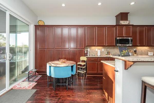 $925,000 | 425 Rockcliff Court, Roseville, CA 95747