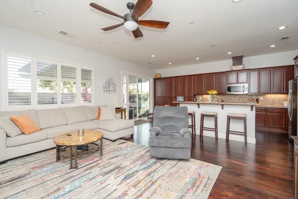 $925,000 | 425 Rockcliff Court, Roseville, CA 95747