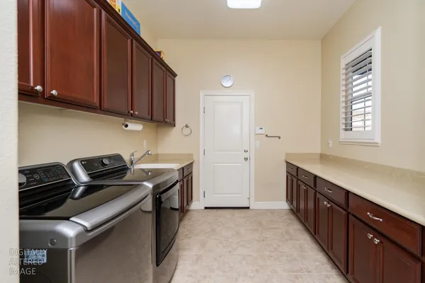 $925,000 | 425 Rockcliff Court, Roseville, CA 95747