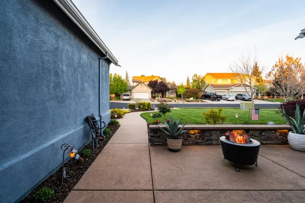 $925,000 | 425 Rockcliff Court, Roseville, CA 95747