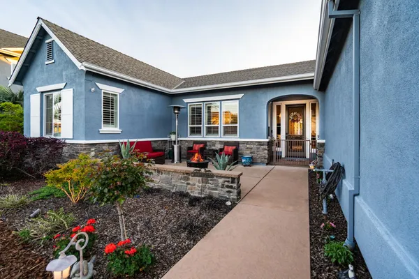 $925,000 | 425 Rockcliff Court, Roseville, CA 95747