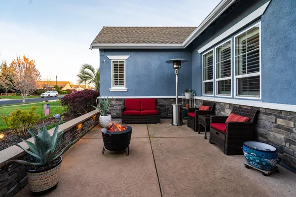 $925,000 | 425 Rockcliff Court, Roseville, CA 95747