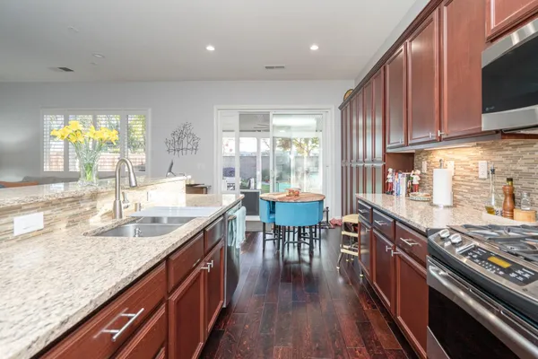 $925,000 | 425 Rockcliff Court, Roseville, CA 95747