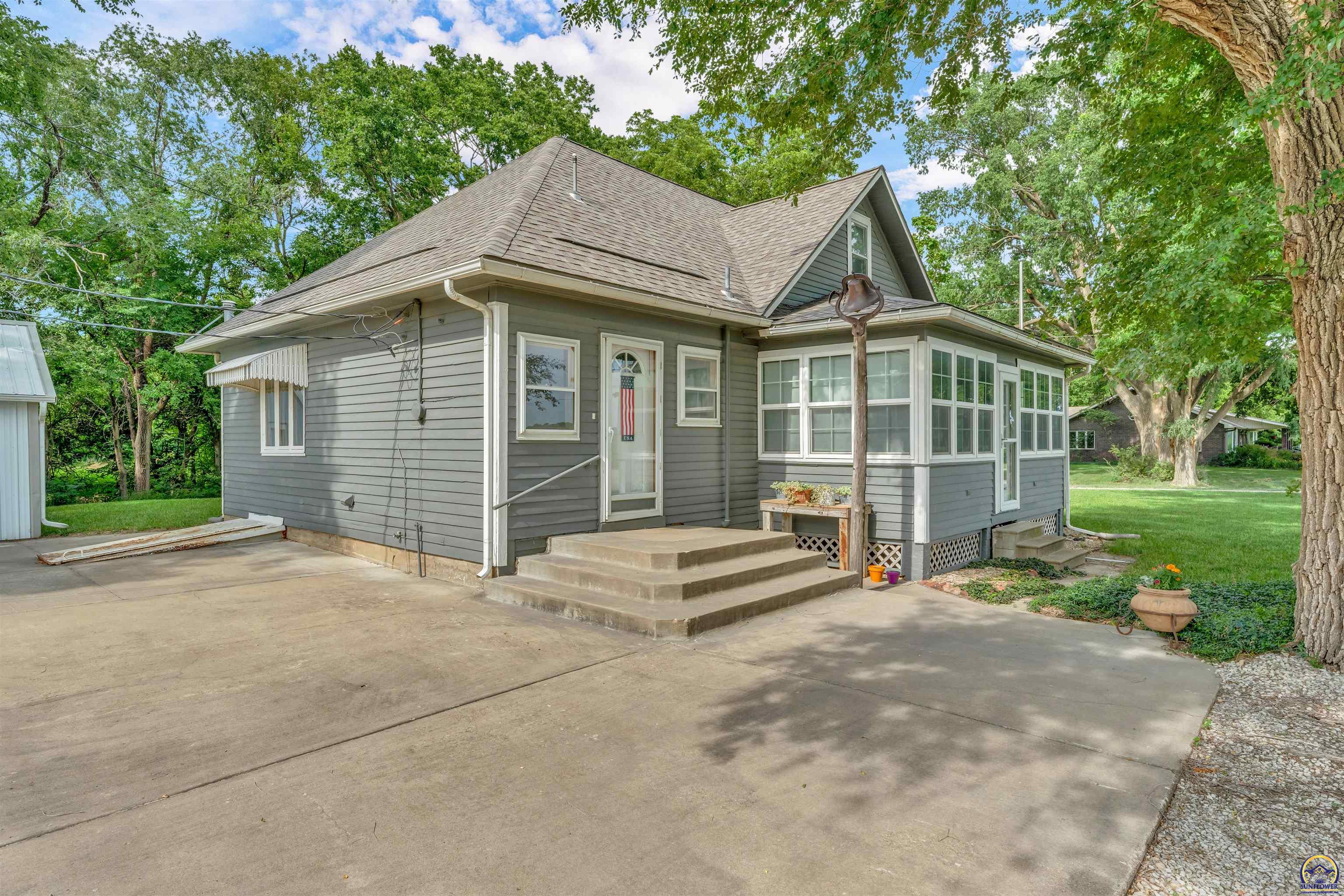 6521 Northwest Hall Road Rossville, KS 66533 - Photo 9 of 33