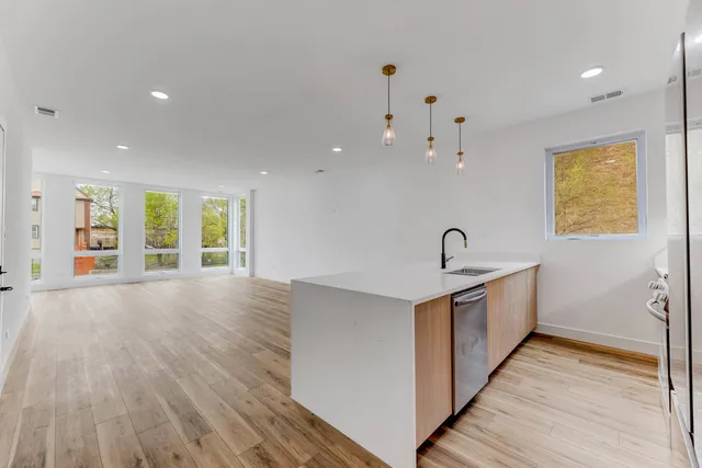 $2,800 | 5921 South Calumet Avenue, Unit 2, Chicago, IL 60637