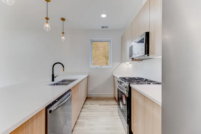 $2,800 | 5921 South Calumet Avenue, Unit 2, Chicago, IL 60637