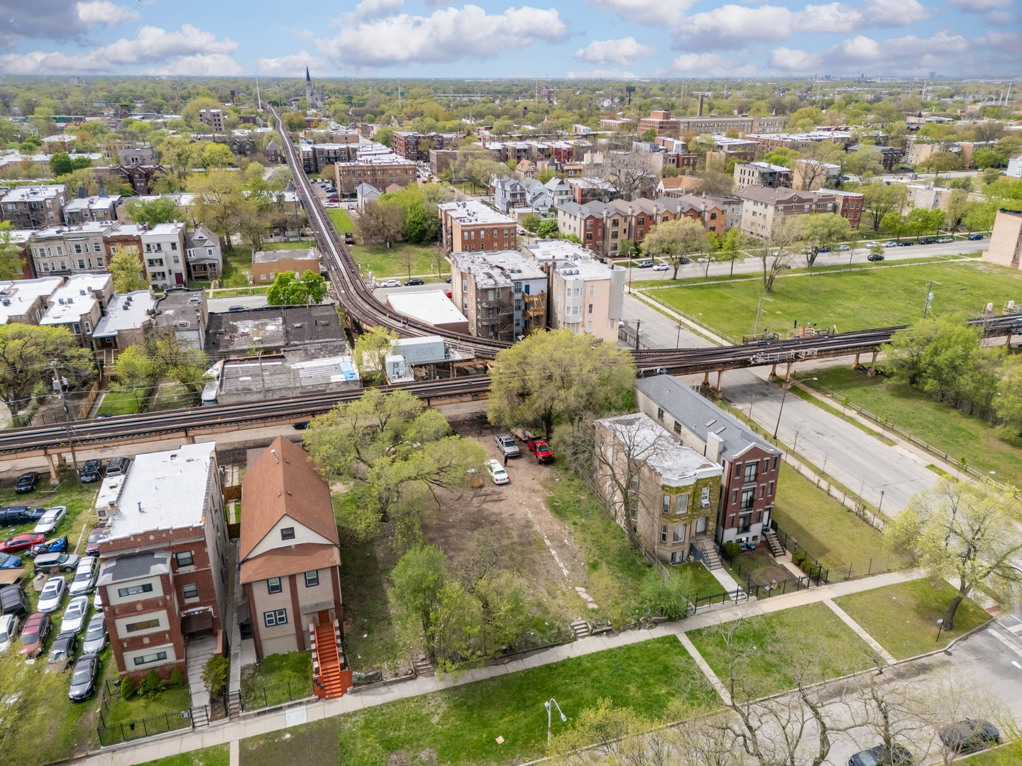 5921 South Calumet Avenue, Unit 2 Chicago, IL 60637 - Photo 31 of 40 a view of a city