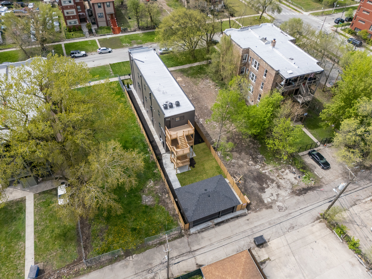 5921 South Calumet Avenue, Unit 2 Chicago, IL 60637 - Photo 35 of 40 aerial view of a house with a yard