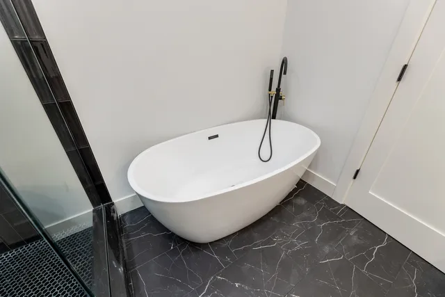 $2,800 | 5921 South Calumet Avenue, Unit 2, Chicago, IL 60637