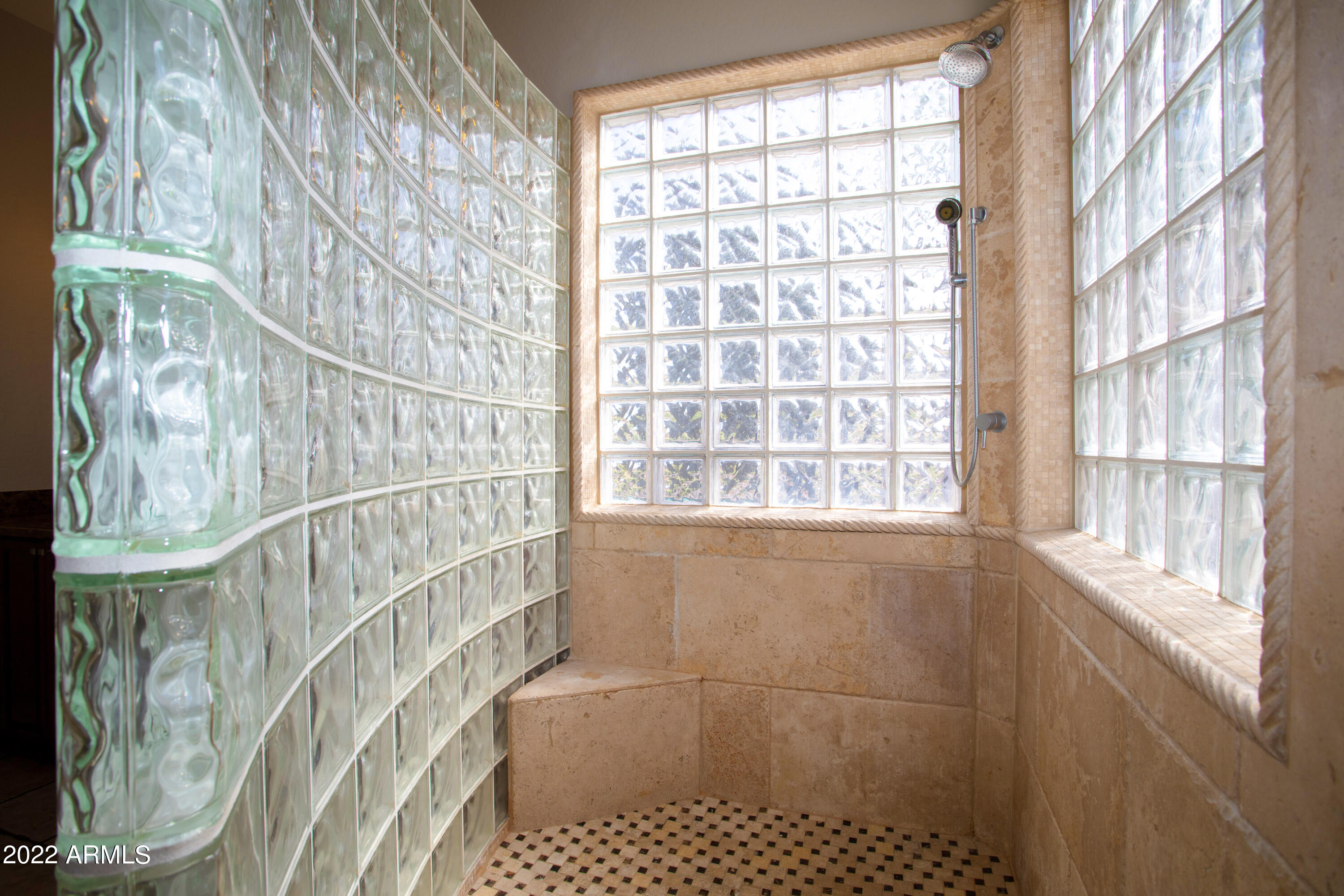 2441 East Darrel Road Phoenix, AZ 85042 - Photo 23 of 43 24 Master Bathroom