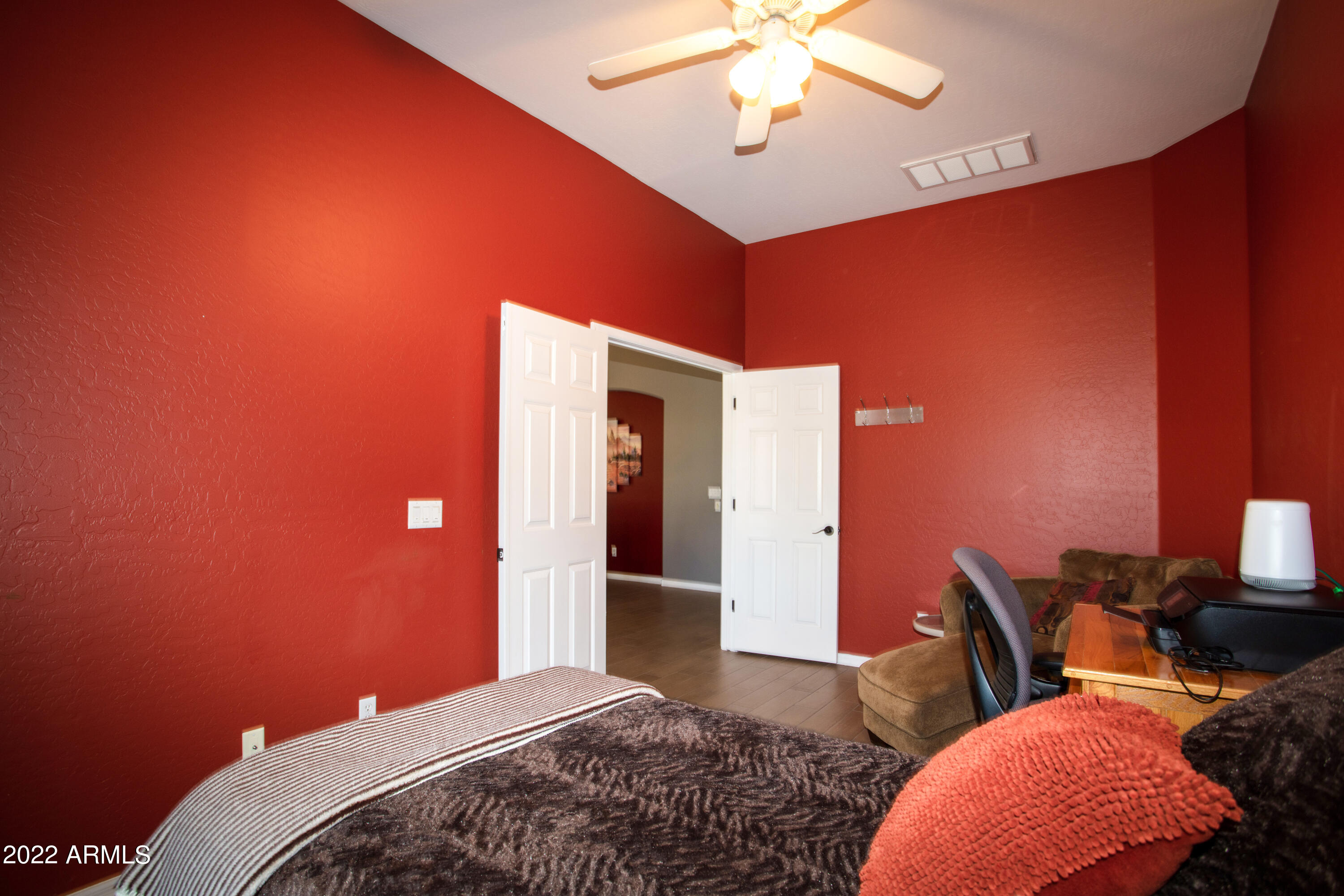2441 East Darrel Road Phoenix, AZ 85042 - Photo 32 of 43 32 Office/Bedroom 4