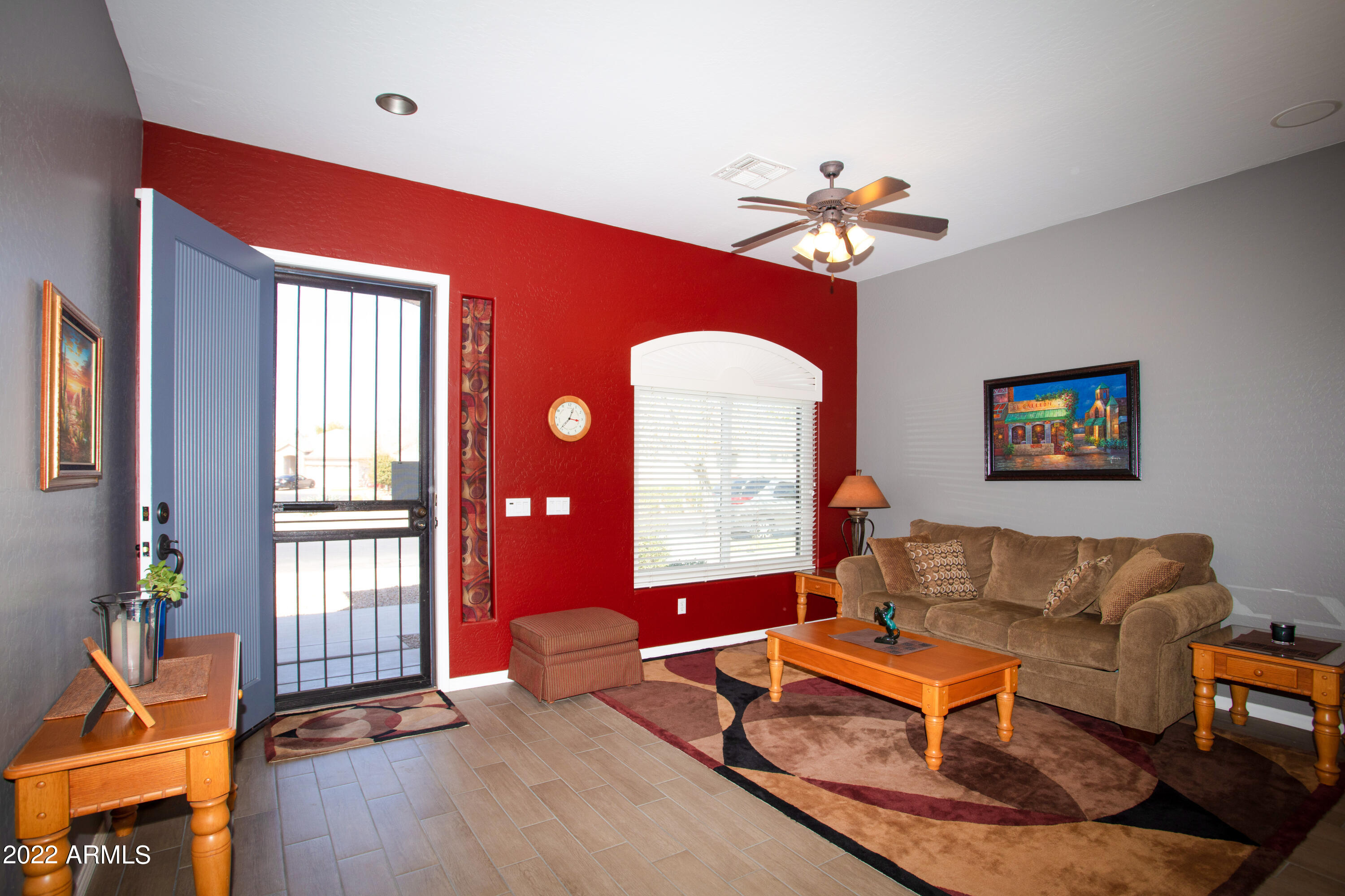 2441 East Darrel Road Phoenix, AZ 85042 - Photo 6 of 43 06 Living Room