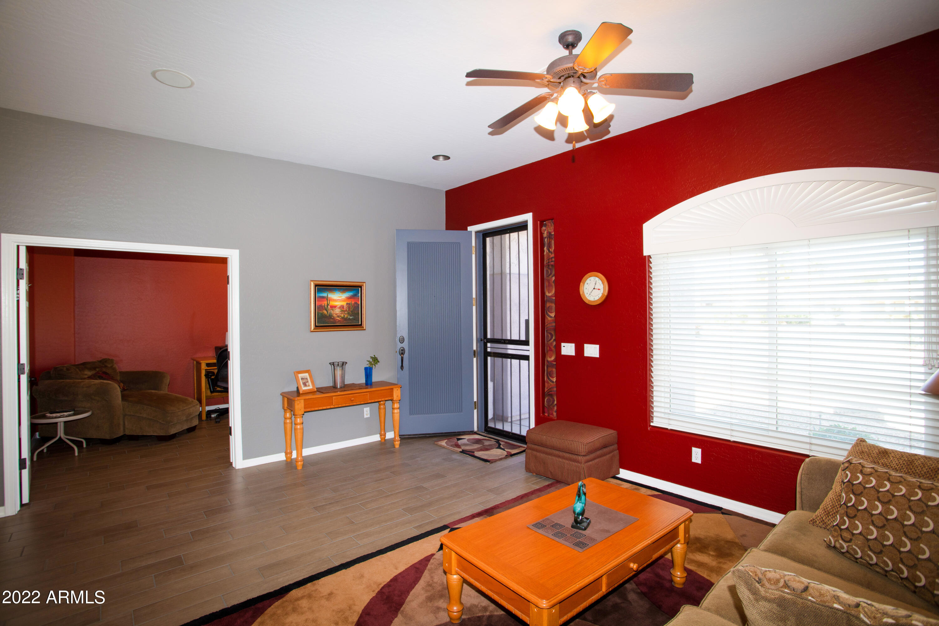 2441 East Darrel Road Phoenix, AZ 85042 - Photo 7 of 43 07 Living Room