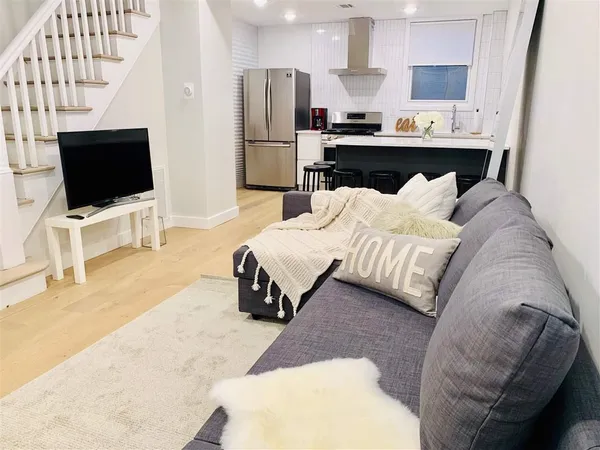 $2,650 | 77 Congress Street, Unit 3, Jersey City, NJ 07307