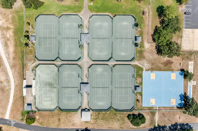 $649,000 | 7060 Summit Drive, Navarre, FL 32566