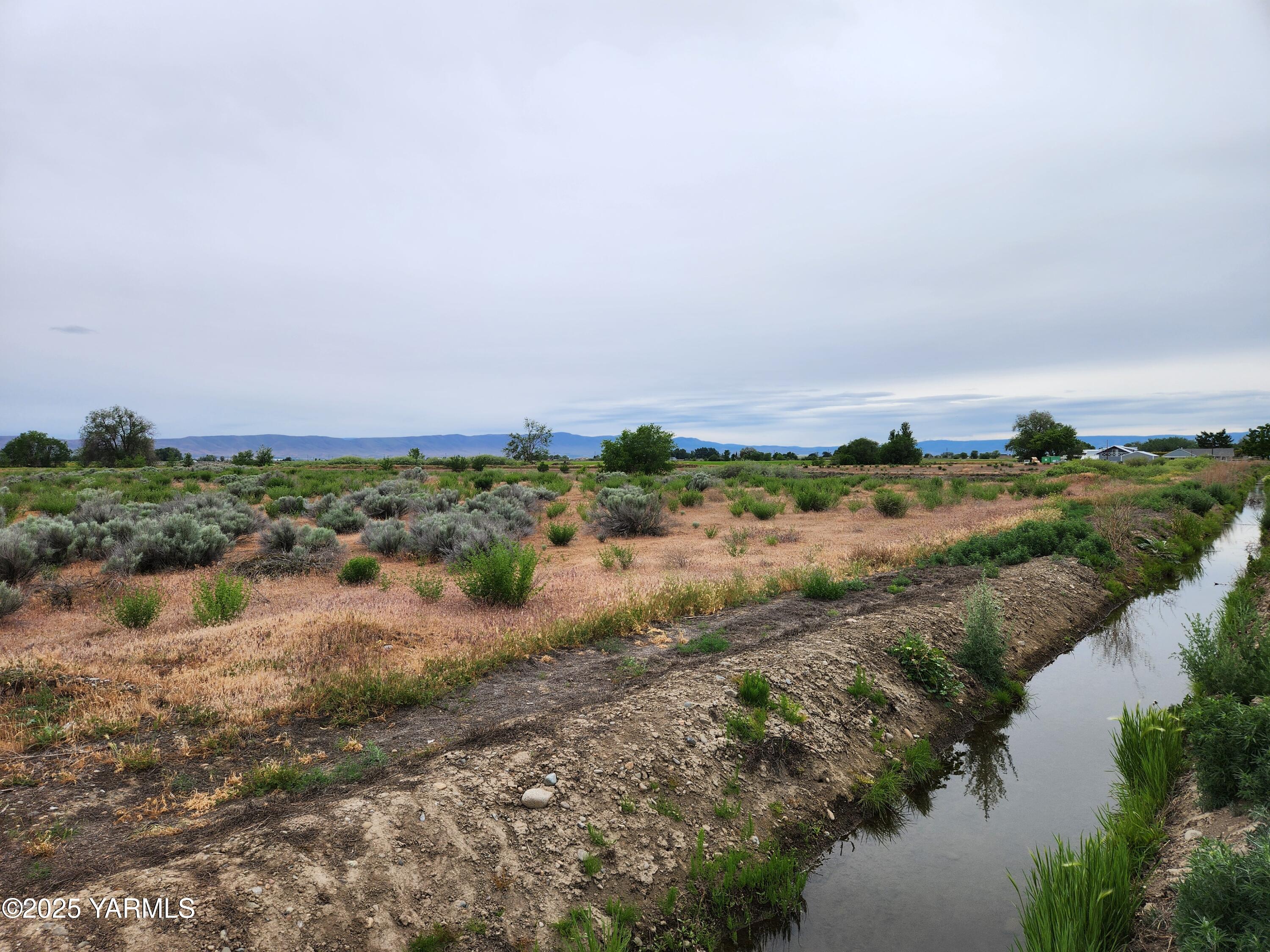 Nka Progressive Road Wapato, WA 98951 - Photo 4 of 6 an aerial view of forest