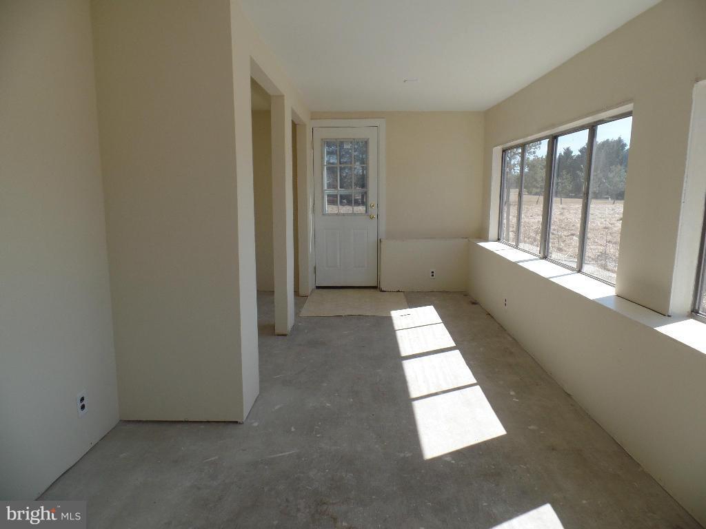 909 Roe Ingleside Road Centreville, MD 21617 - Photo 8 of 10 Interior (General)