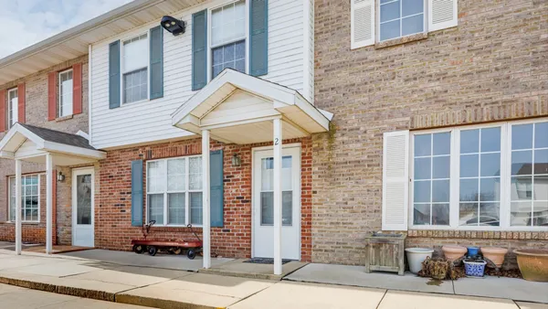 $129,900 | 23 Fetzer Court, Unit 2, Bloomington, IL 61704