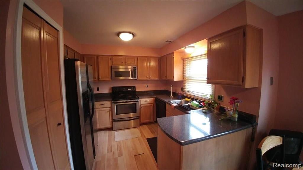 19400 West Eleven Mile Road, Unit 12 Lathrup Village, MI 48076 - Photo 10 of 26