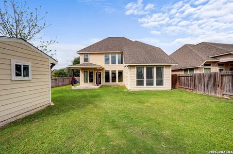 a view of a yard in front of house