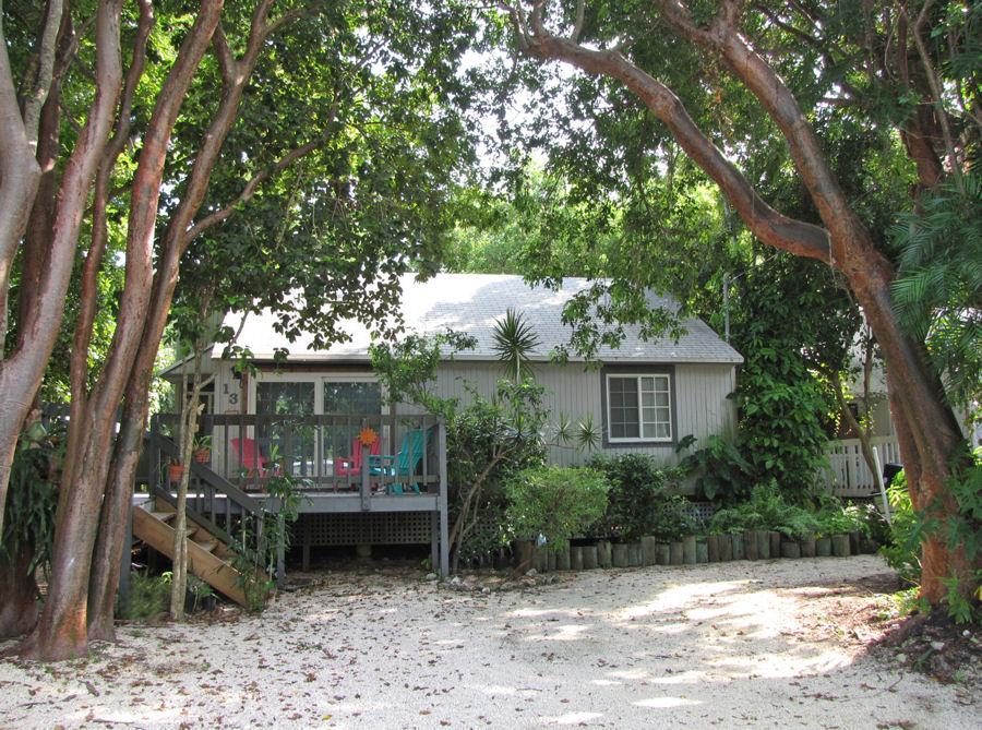 13 Dolphin Road Key Largo, FL 33037 - Photo 1 of 20 Front of Home