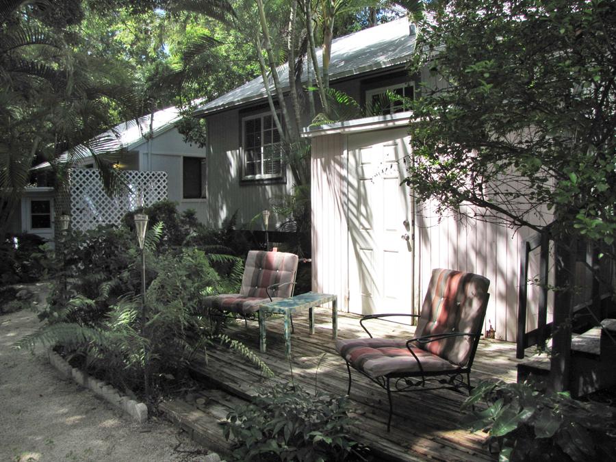 13 Dolphin Road Key Largo, FL 33037 - Photo 15 of 20 Back of House and Deck