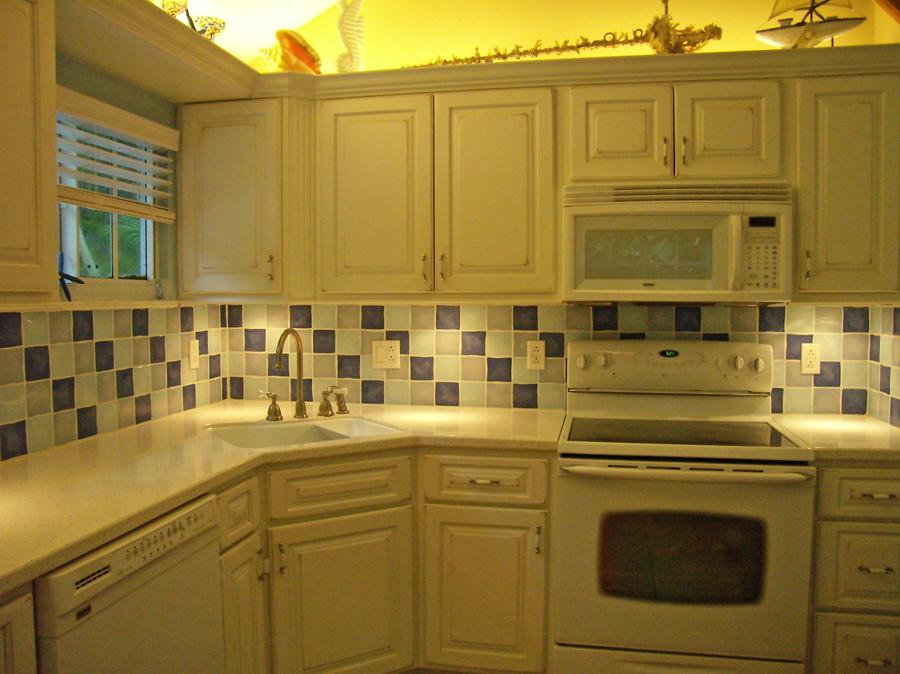 13 Dolphin Road Key Largo, FL 33037 - Photo 4 of 20 Kitchen