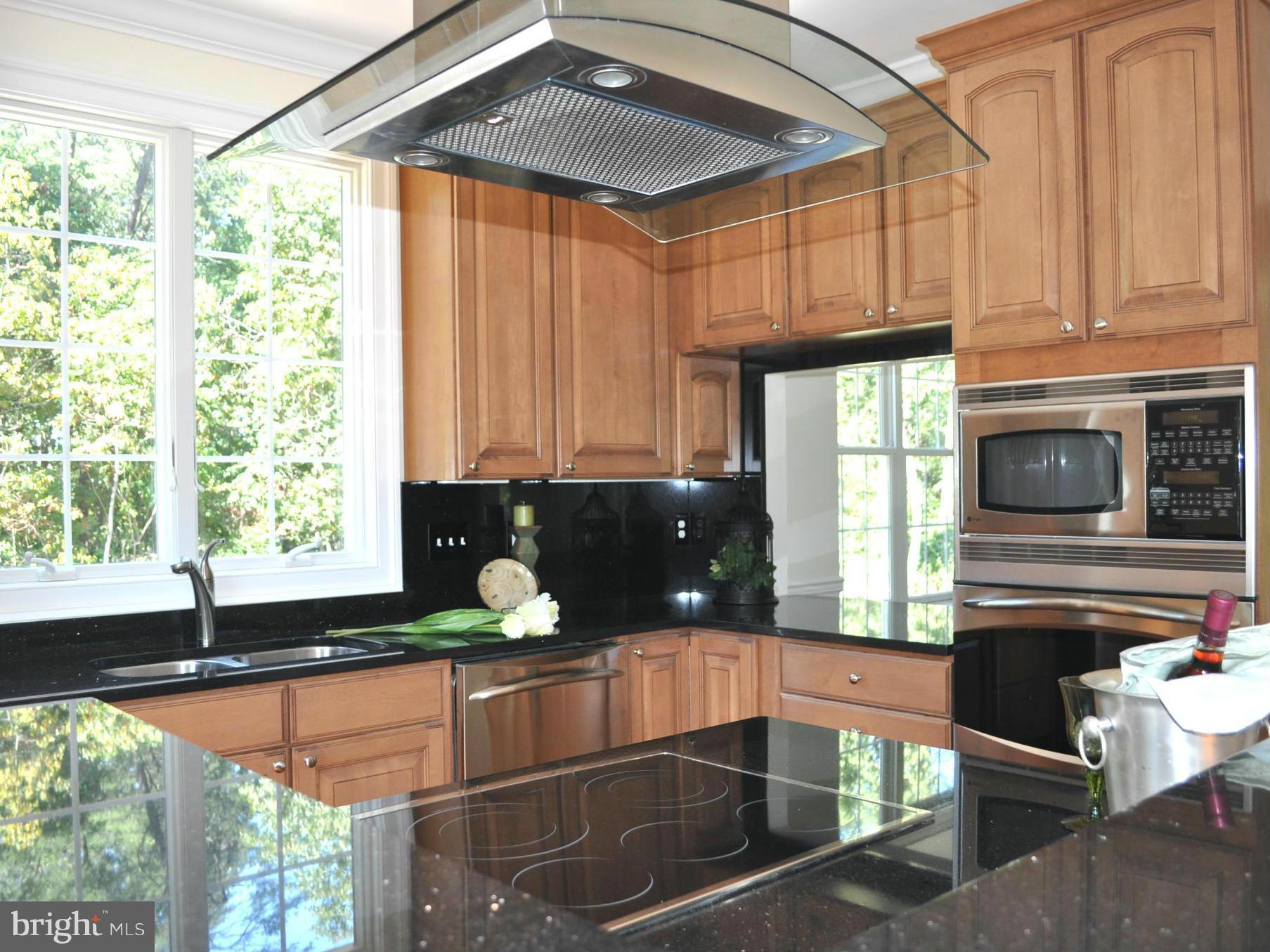 4694 Mountain Road Pasadena, MD 21122 - Photo 9 of 30 Kitchen