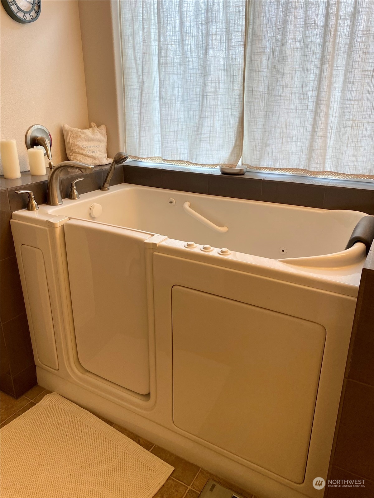 802 Mandee Street Southeast Lacey, WA 98513 - Photo 15 of 28 a utility room with dryer and washer