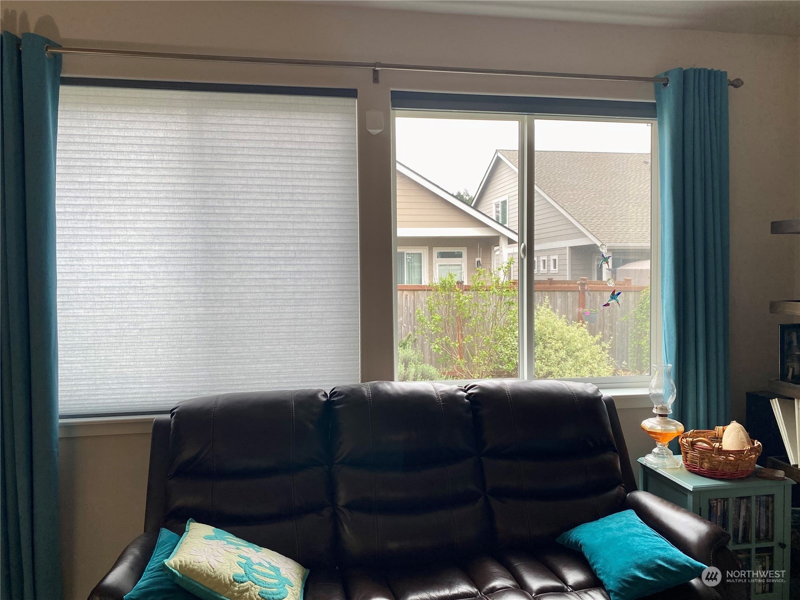 802 Mandee Street Southeast Lacey, WA 98513 - Photo 3 of 28 a living room with furniture and a window