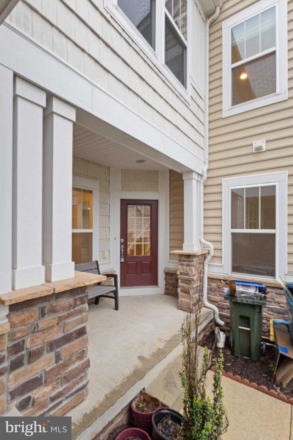 23542 Christina Ridge Square Ashburn, VA 20148 - Photo 4 of 41 Charming entryway with modern appeal.