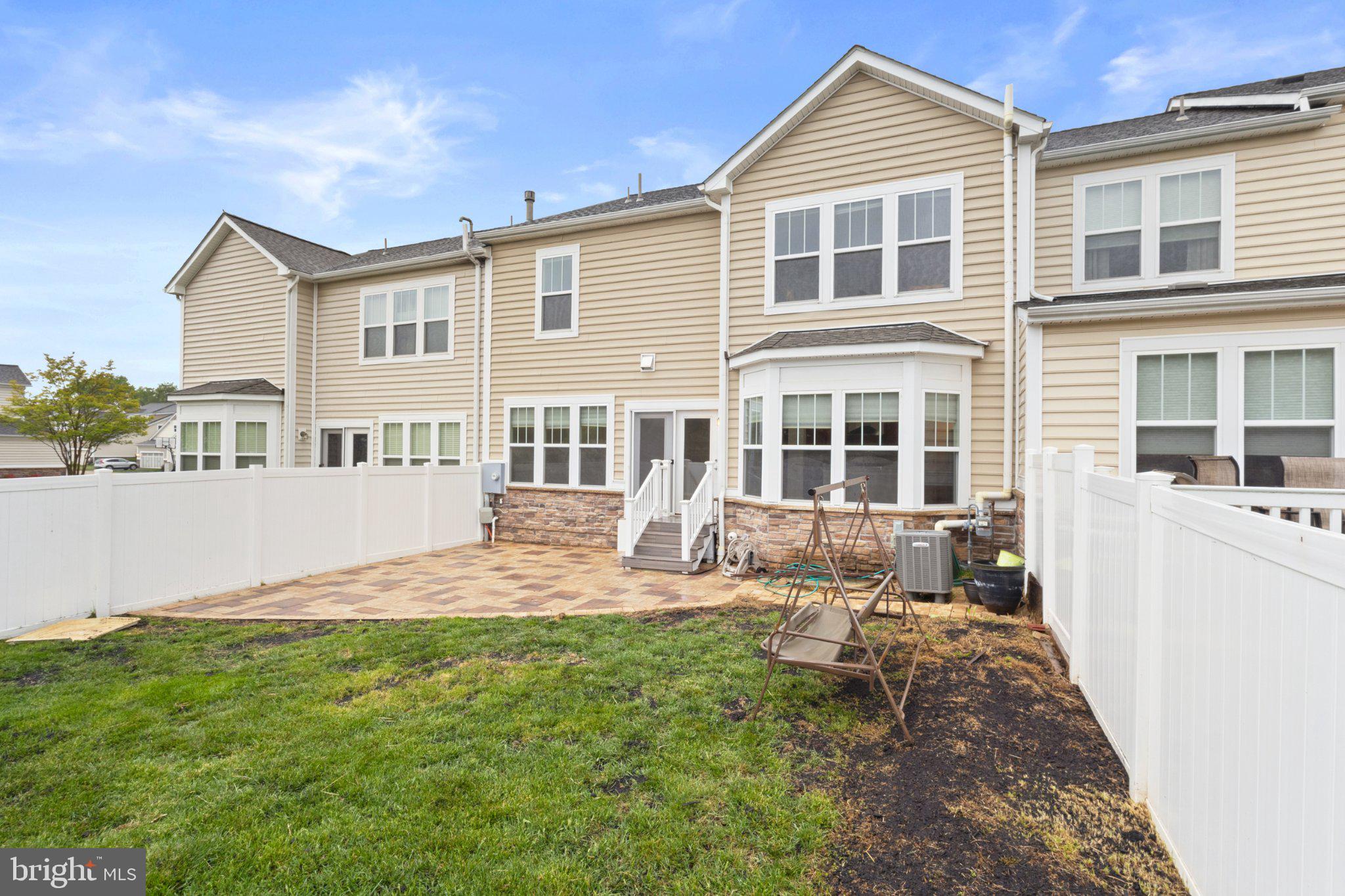 23542 Christina Ridge Square Ashburn, VA 20148 - Photo 5 of 41 Charming backyard retreat awaits you.