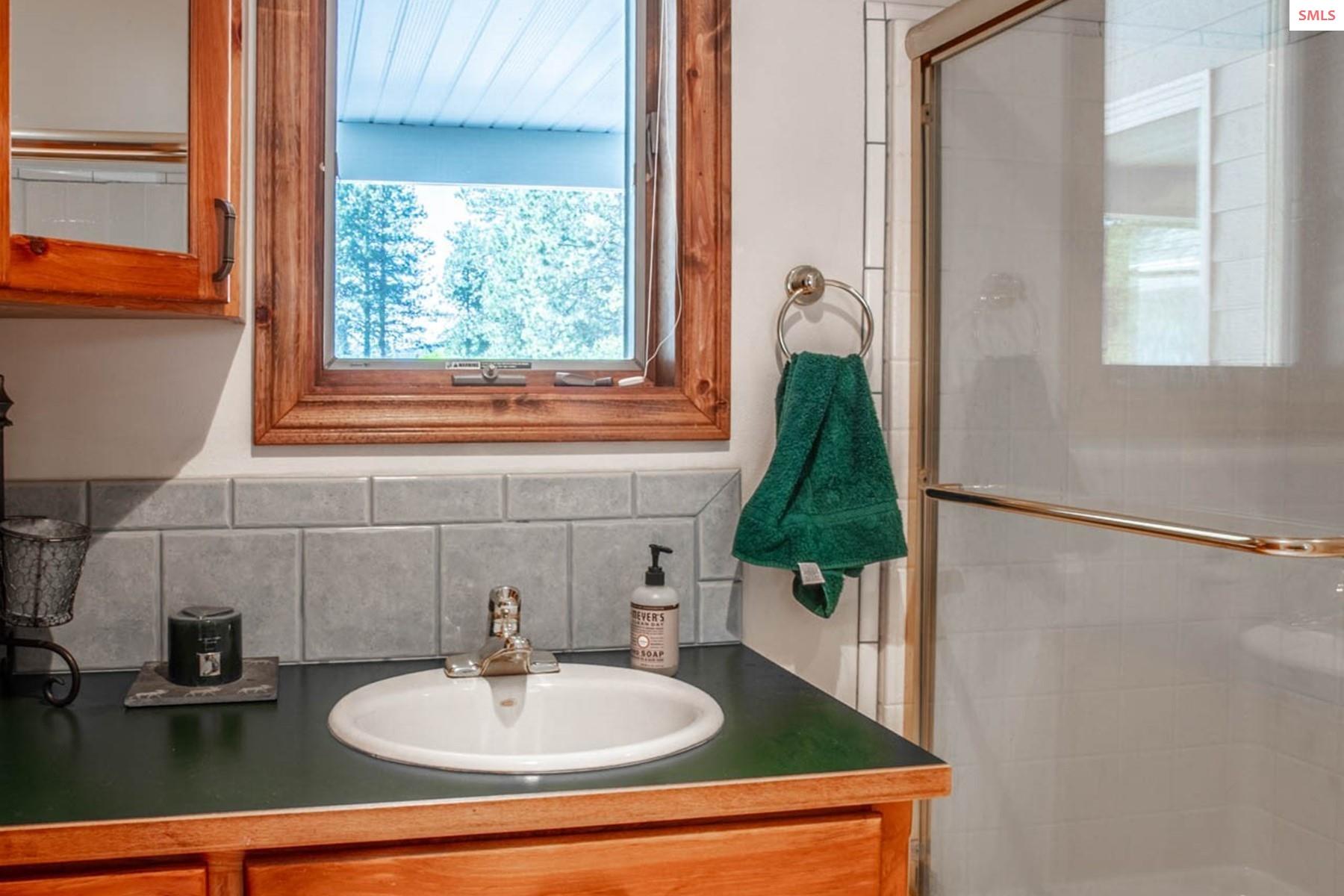 433 Campbell Point Road Laclede, ID 83841 - Photo 27 of 70 Gallery Image 27
