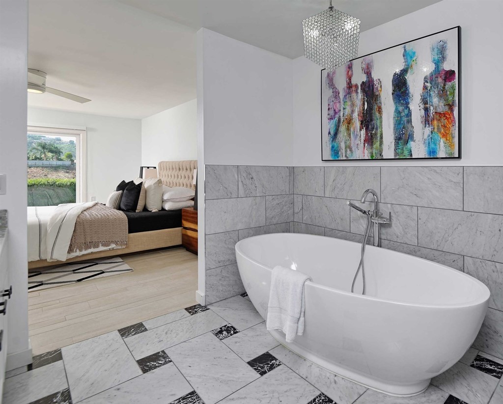 7658 Caminito Coromandel La Jolla, CA 92037 - Photo 11 of 25