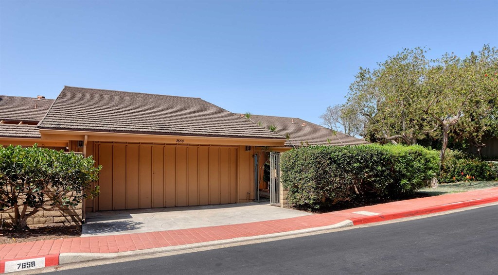 7658 Caminito Coromandel La Jolla, CA 92037 - Photo 23 of 25