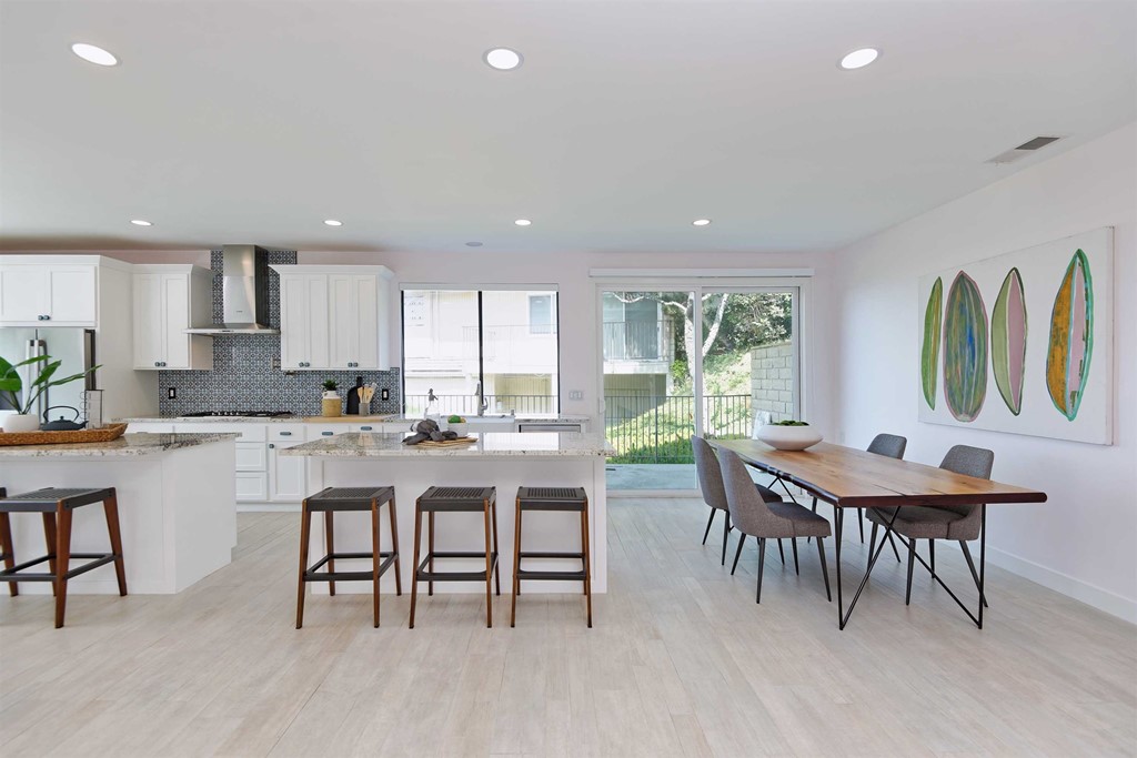 7658 Caminito Coromandel La Jolla, CA 92037 - Photo 6 of 25