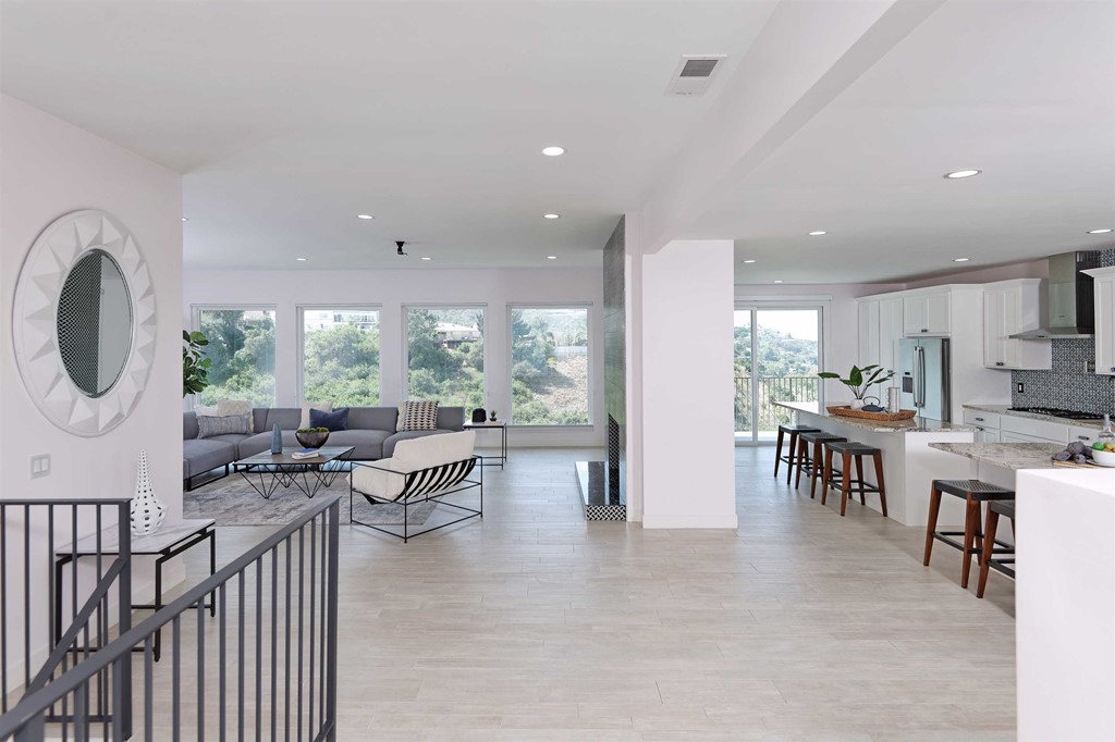 7658 Caminito Coromandel La Jolla, CA 92037 - Photo 9 of 25