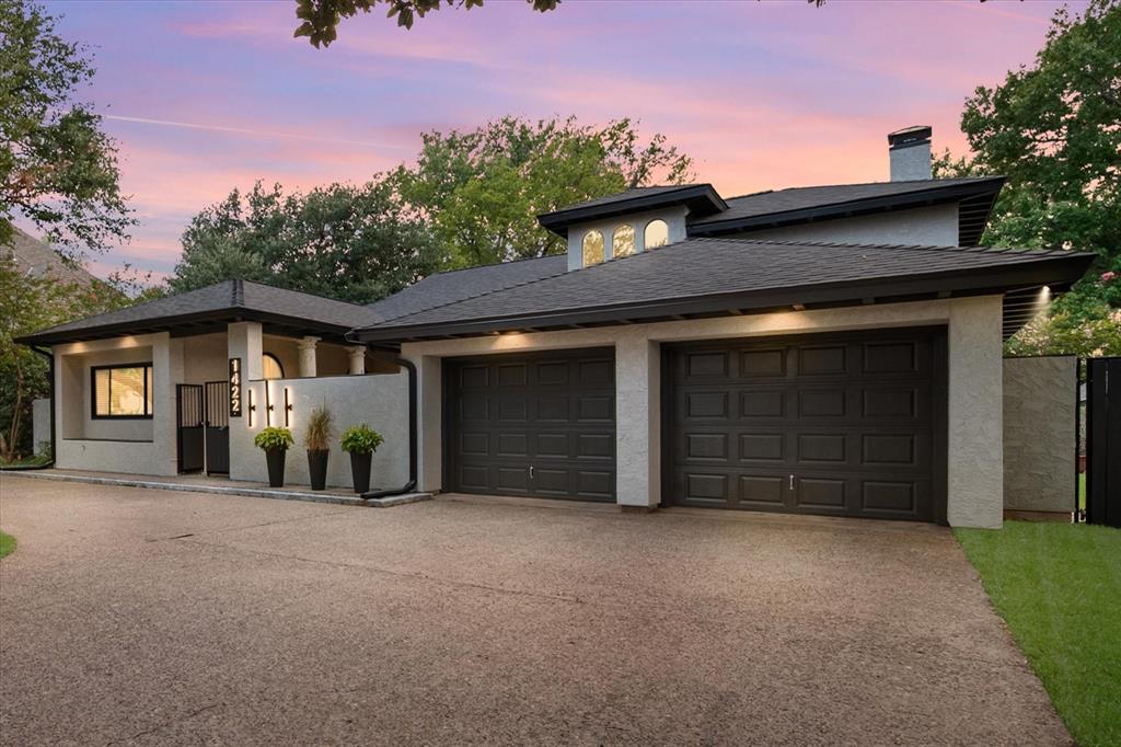 1422 Country Club Road Arlington, TX 76013 - Photo 3 of 40 Gallery Image 3