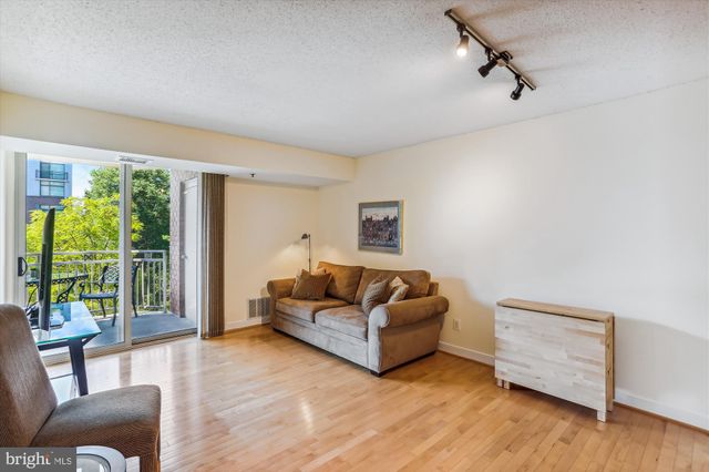 $392,000 | 7500 Woodmont Avenue, Unit S520, Bethesda, MD 20814
