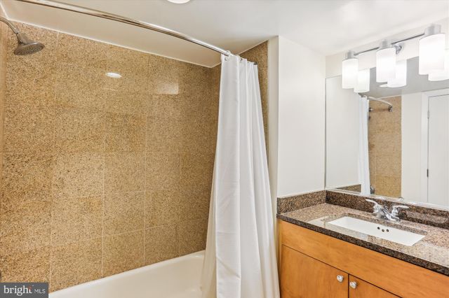 $392,000 | 7500 Woodmont Avenue, Unit S520, Bethesda, MD 20814