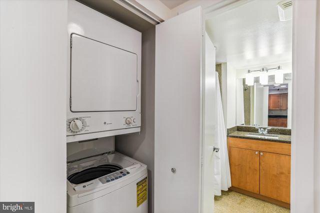 $392,000 | 7500 Woodmont Avenue, Unit S520, Bethesda, MD 20814